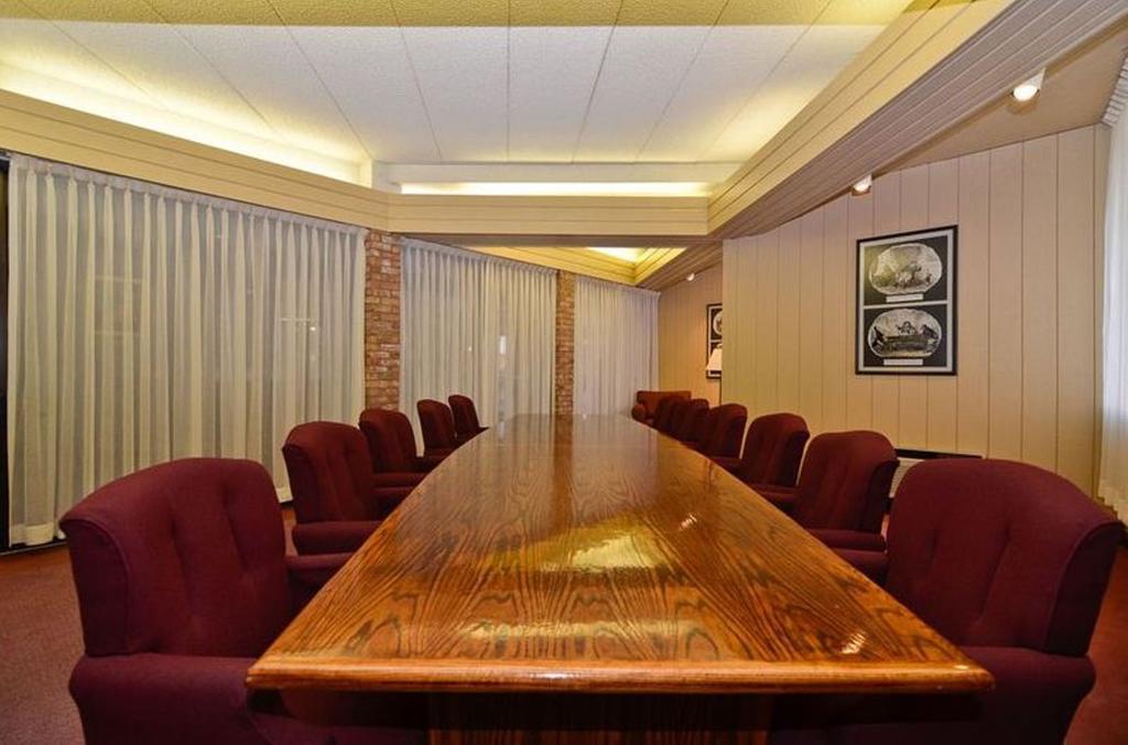 Clock Tower Resort And Conference Center - Rockford Business photo